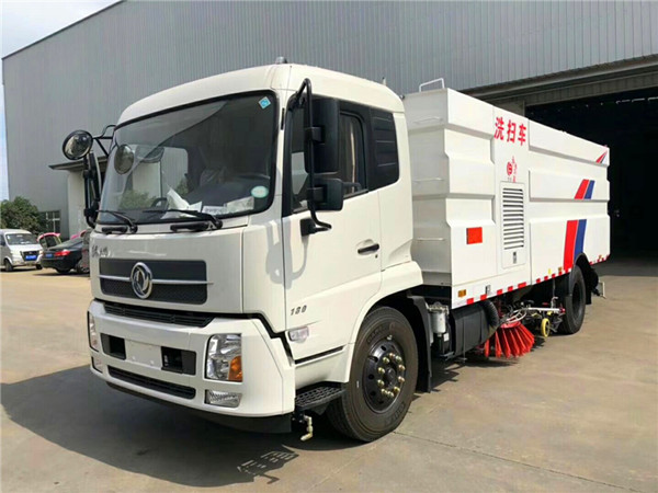 東風(fēng)天錦洗掃車(chē)